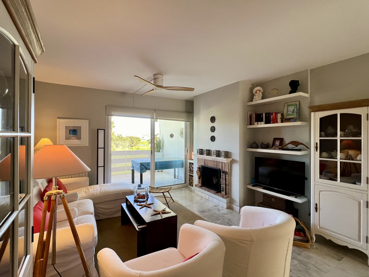 Tussenverdieping Appartement in Guadalmina Baja-19