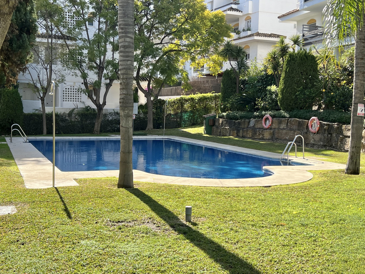 Tussenverdieping Appartement in Guadalmina Baja-29