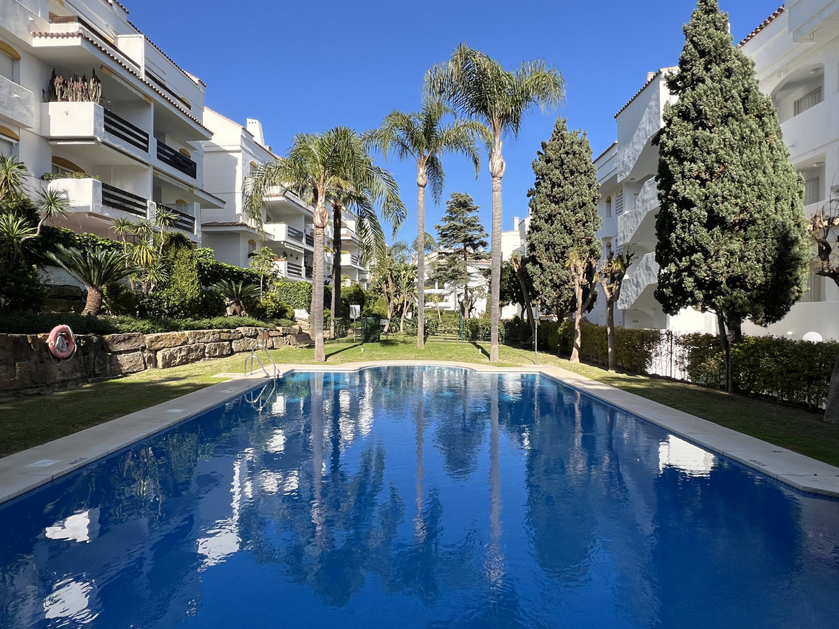 Tussenverdieping Appartement in Guadalmina Baja-30