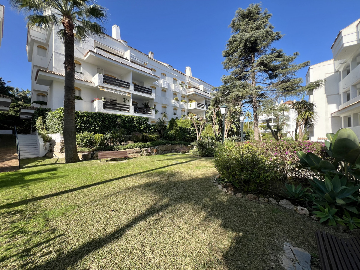 Tussenverdieping Appartement in Guadalmina Baja-31