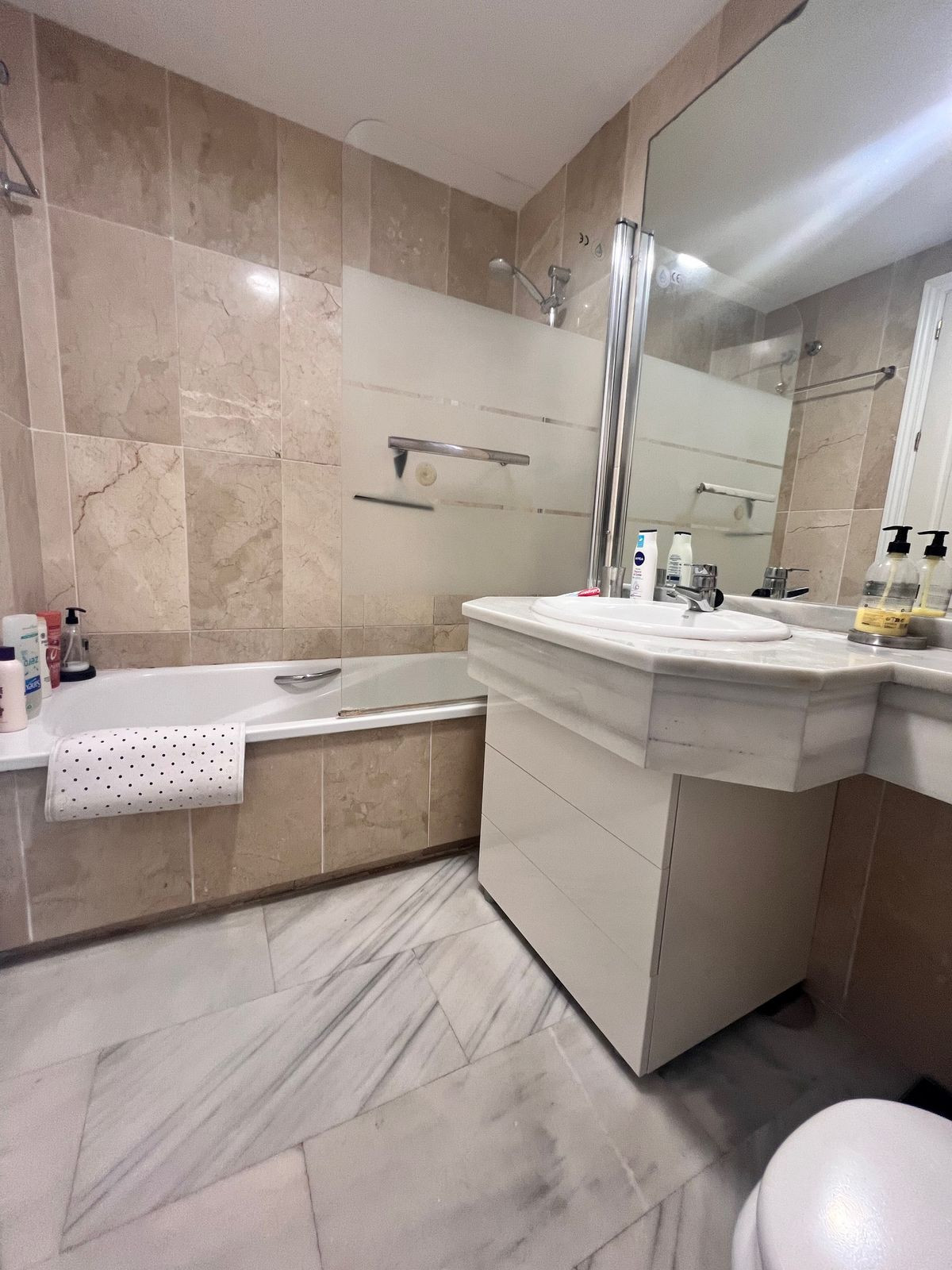 Begane grond appartement in Guadalmina Baja-19