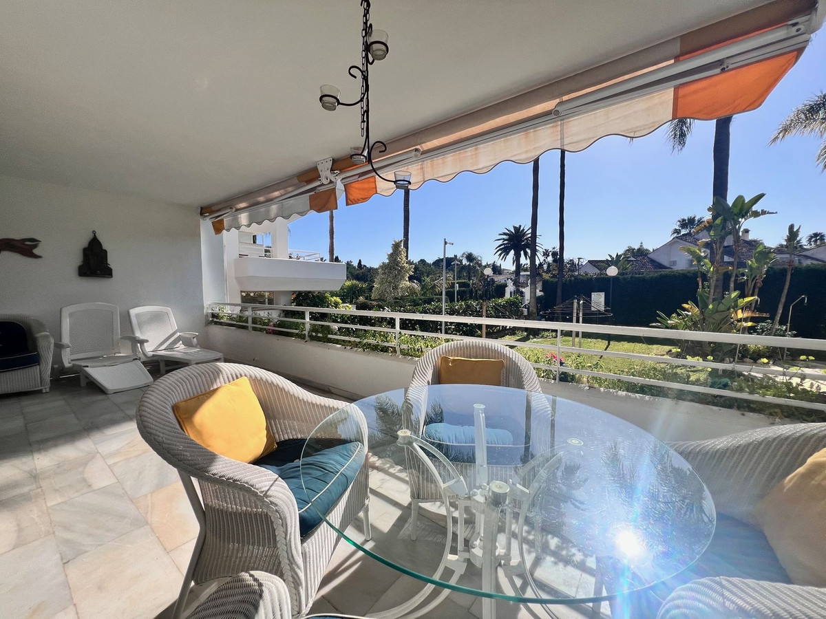 Begane grond appartement in Guadalmina Baja-2