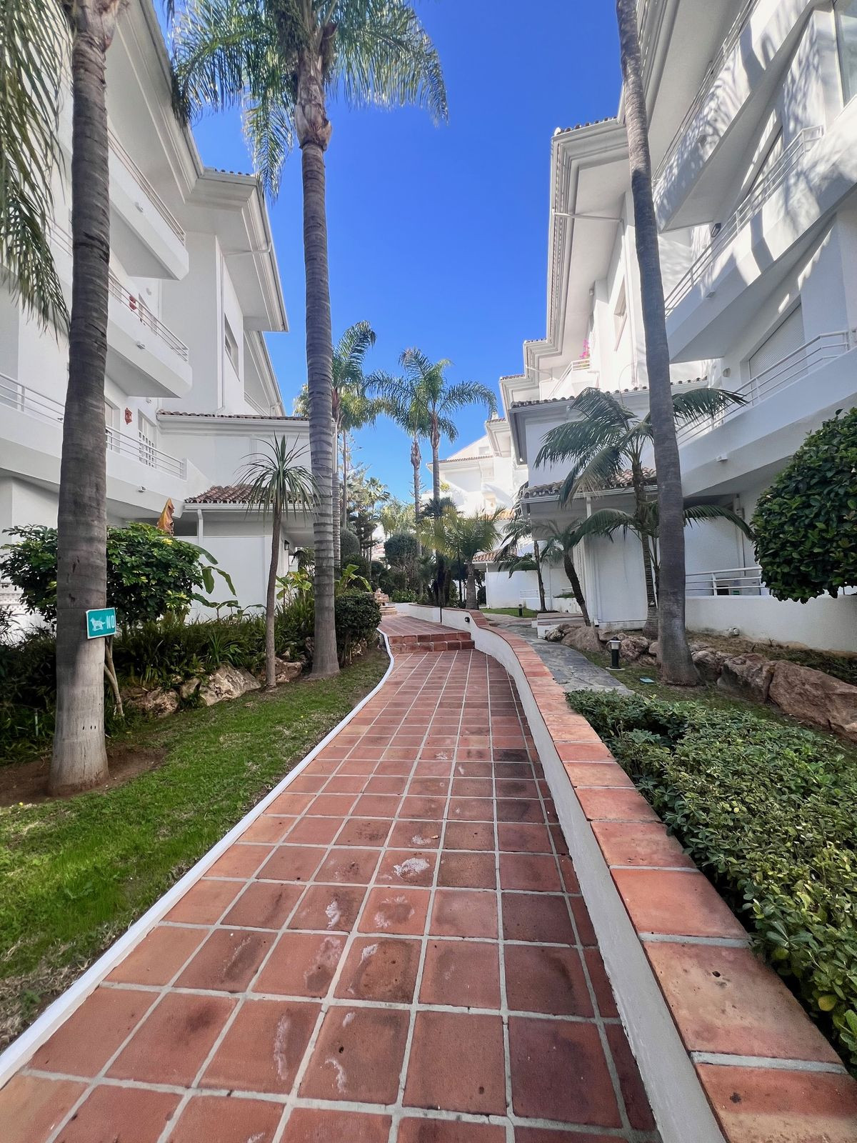 Begane grond appartement in Guadalmina Baja-25