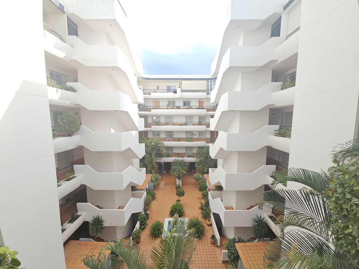 Tussenverdieping Appartement in Guadalmina Baja-1