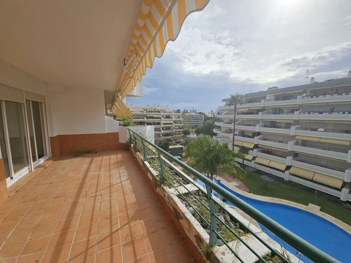 Tussenverdieping Appartement in Guadalmina Baja-11