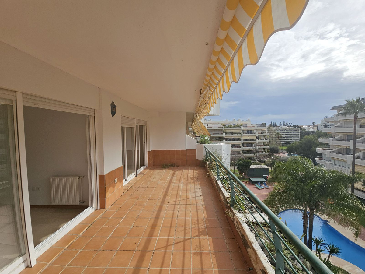Tussenverdieping Appartement in Guadalmina Baja-12