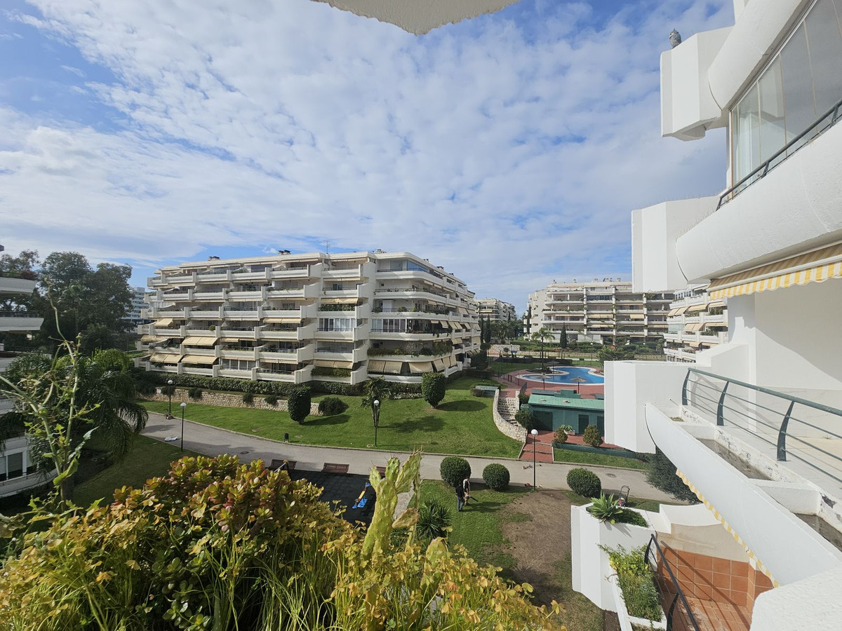 Tussenverdieping Appartement in Guadalmina Baja-14