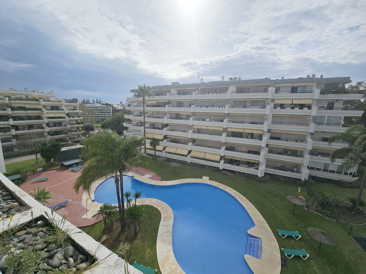 Tussenverdieping Appartement in Guadalmina Baja-2