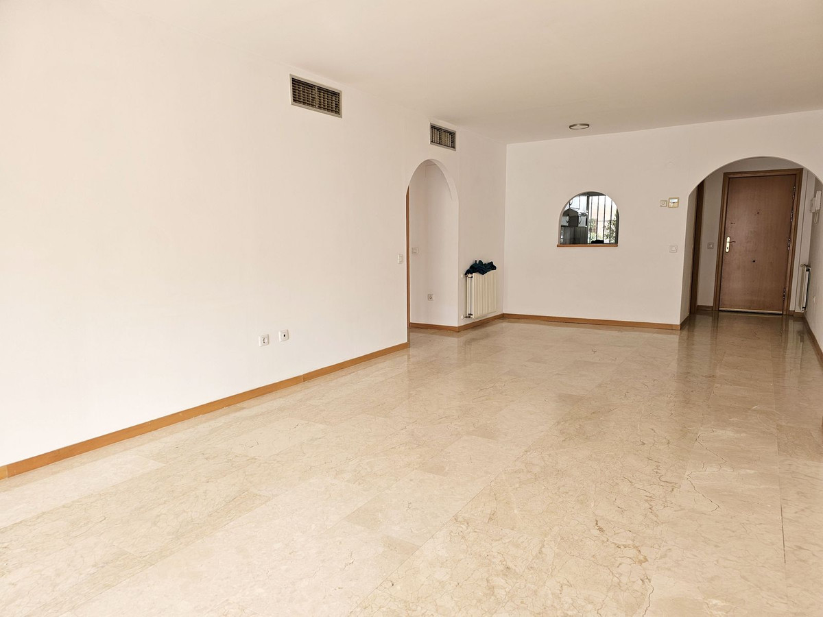 Tussenverdieping Appartement in Guadalmina Baja-5