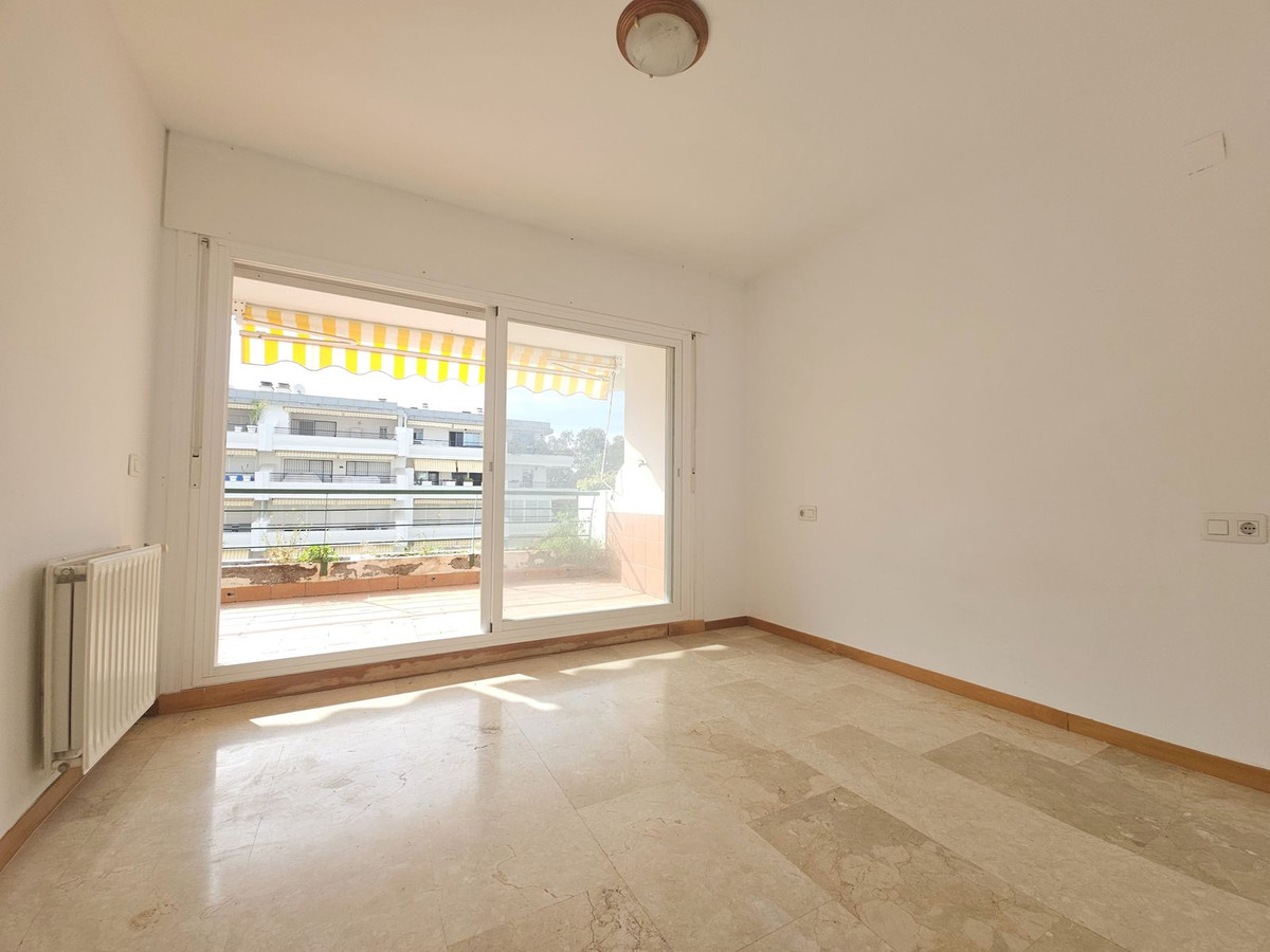 Tussenverdieping Appartement in Guadalmina Baja-6