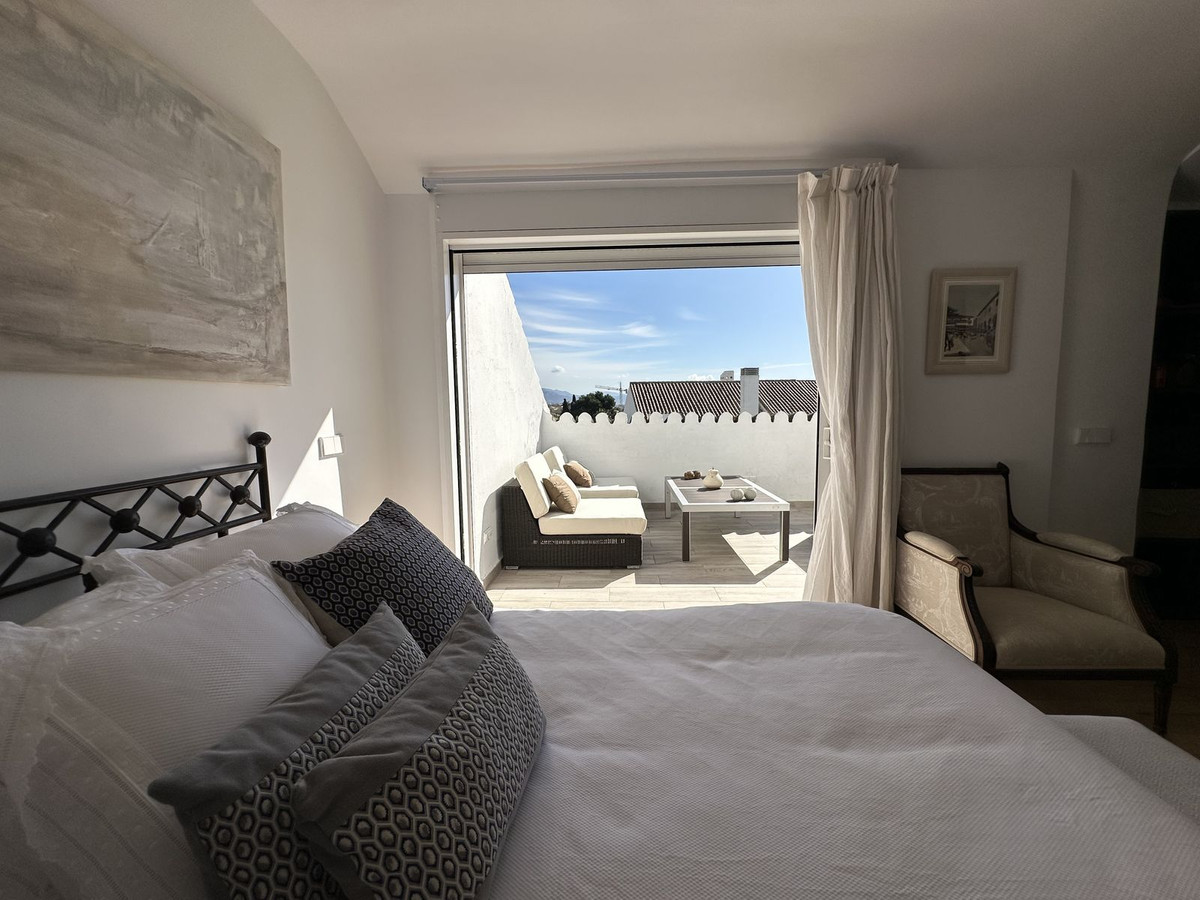 Penthouse in Guadalmina Baja-20