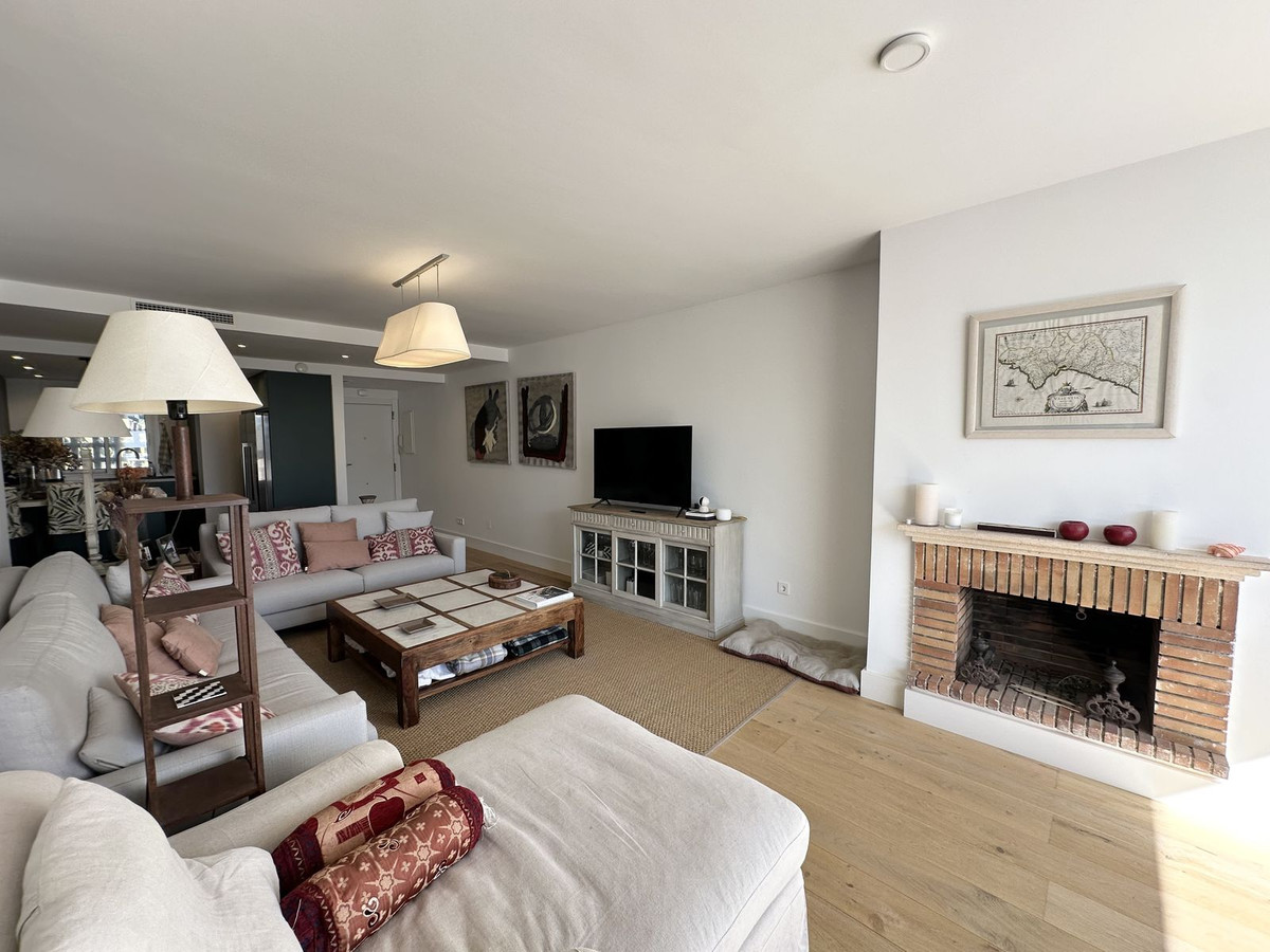 Penthouse in Guadalmina Baja-6