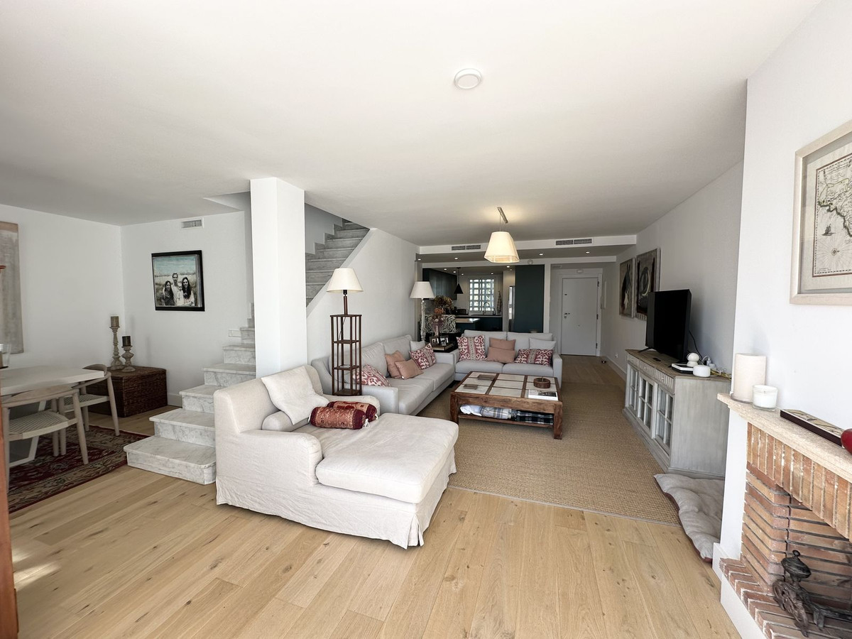 Penthouse in Guadalmina Baja-8