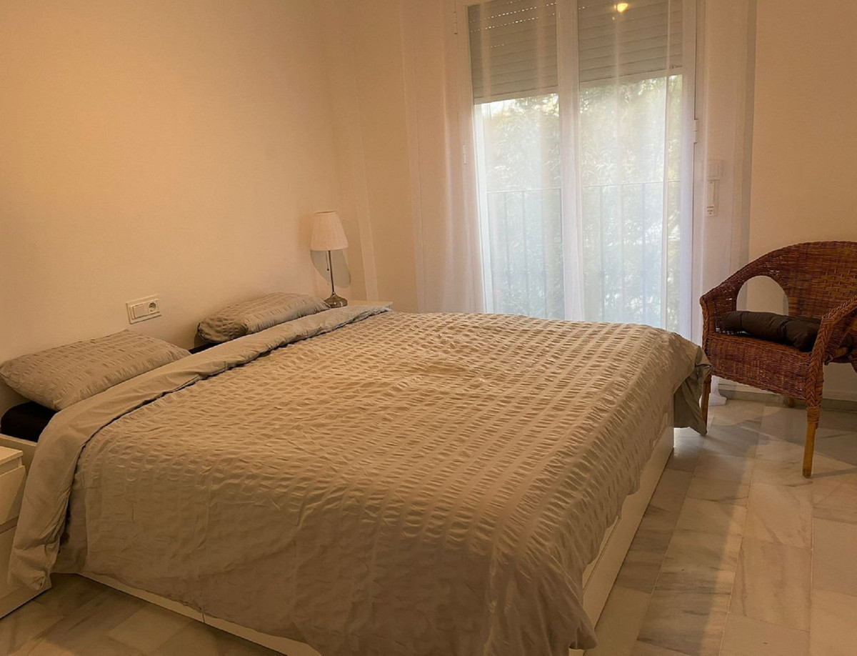 Tussenverdieping Appartement in Guadalmina Baja-11