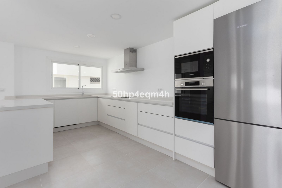 Appartement te koop in Guadalmina Baja | 4 slaapkamers H5060710