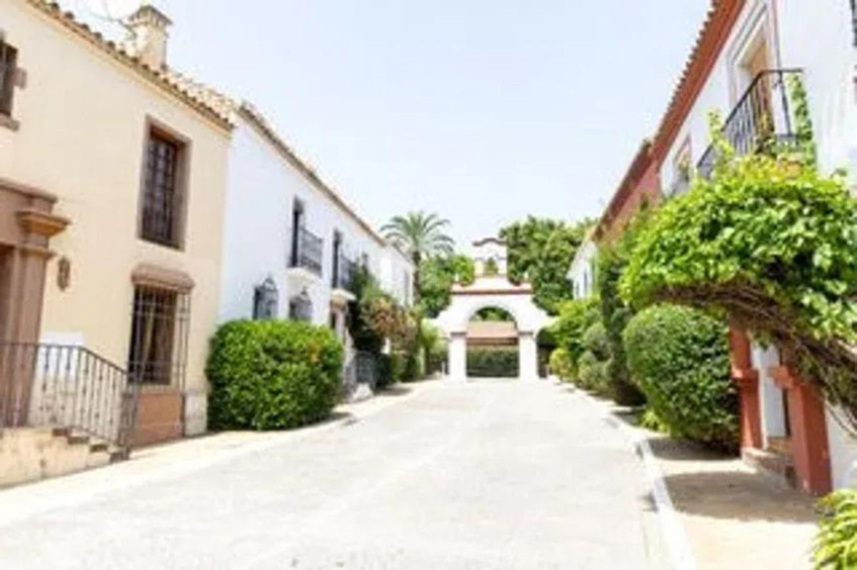 Huis te koop in Guadalmina Baja | 3 slaapkamers H5126440