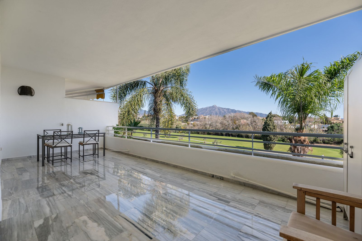 Appartement te koop in Guadalmina Baja | 3 slaapkamers H5222326