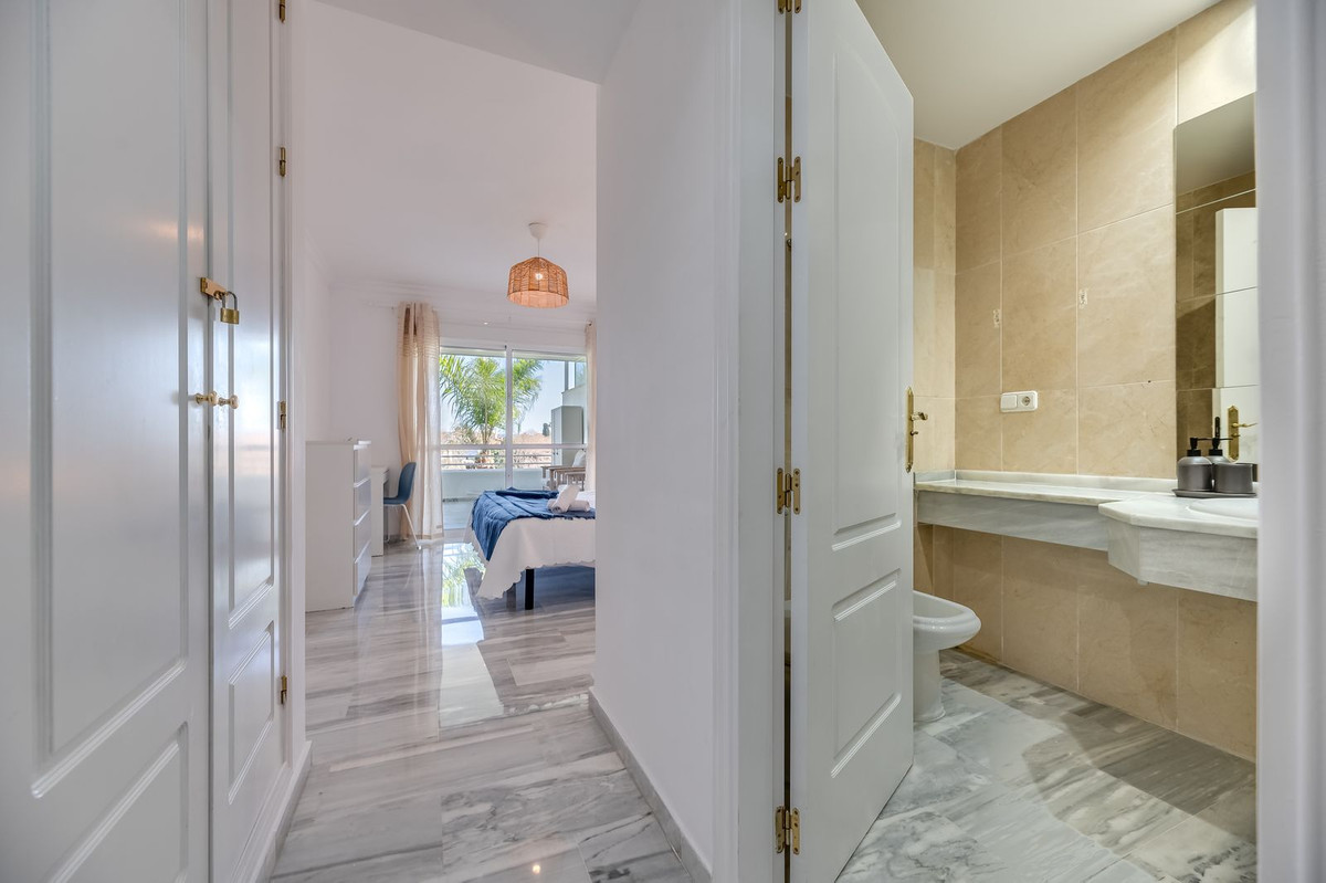 Appartement te koop in Guadalmina Baja | 3 slaapkamers H5222326