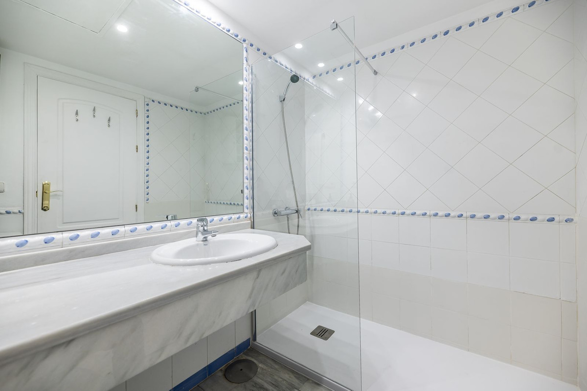 Appartement te koop in Guadalmina Baja | 3 slaapkamers H5222326