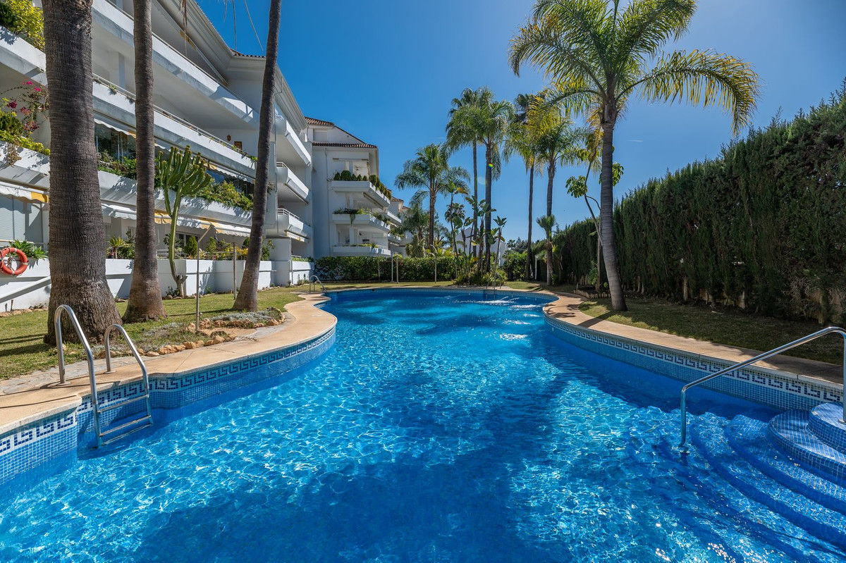 Appartement te koop in Guadalmina Baja | 3 slaapkamers H5222326