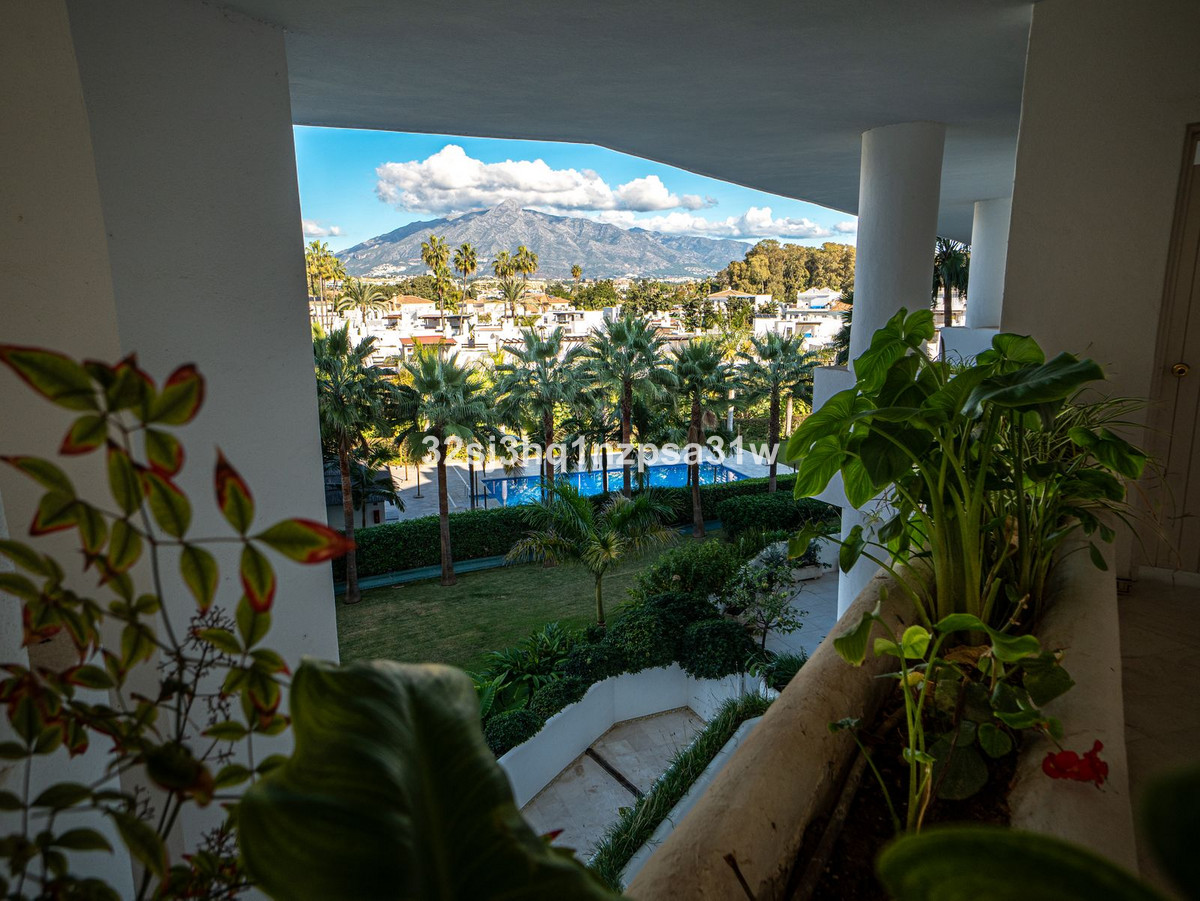 Appartement te koop in Guadalmina Baja | 4 slaapkamers H5259682