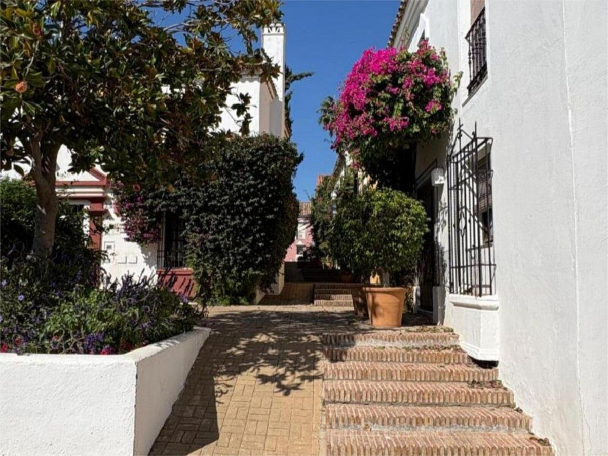 Huis te koop in Guadalmina Baja | 2 slaapkamers H5288722