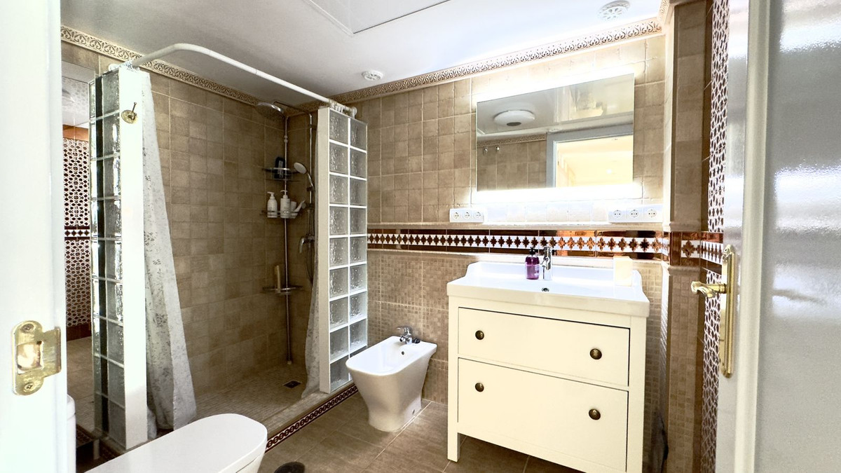 Appartement te koop in Guadalmina Baja | 2 slaapkamers H5302732