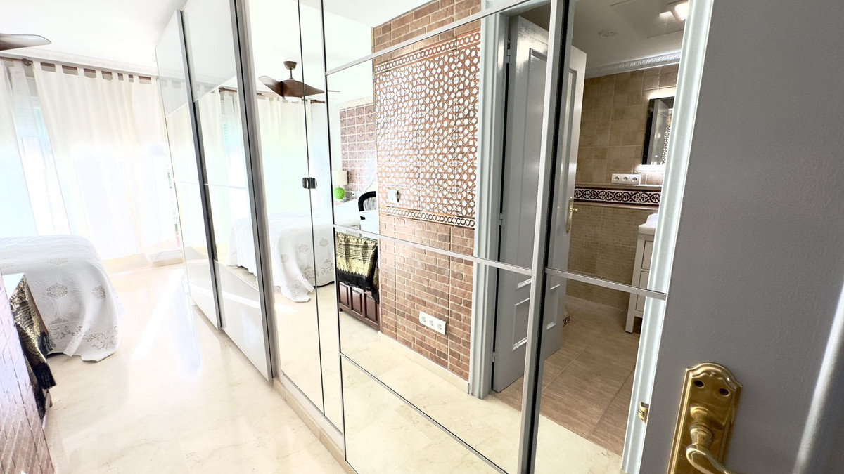 Appartement te koop in Guadalmina Baja | 2 slaapkamers H5302732