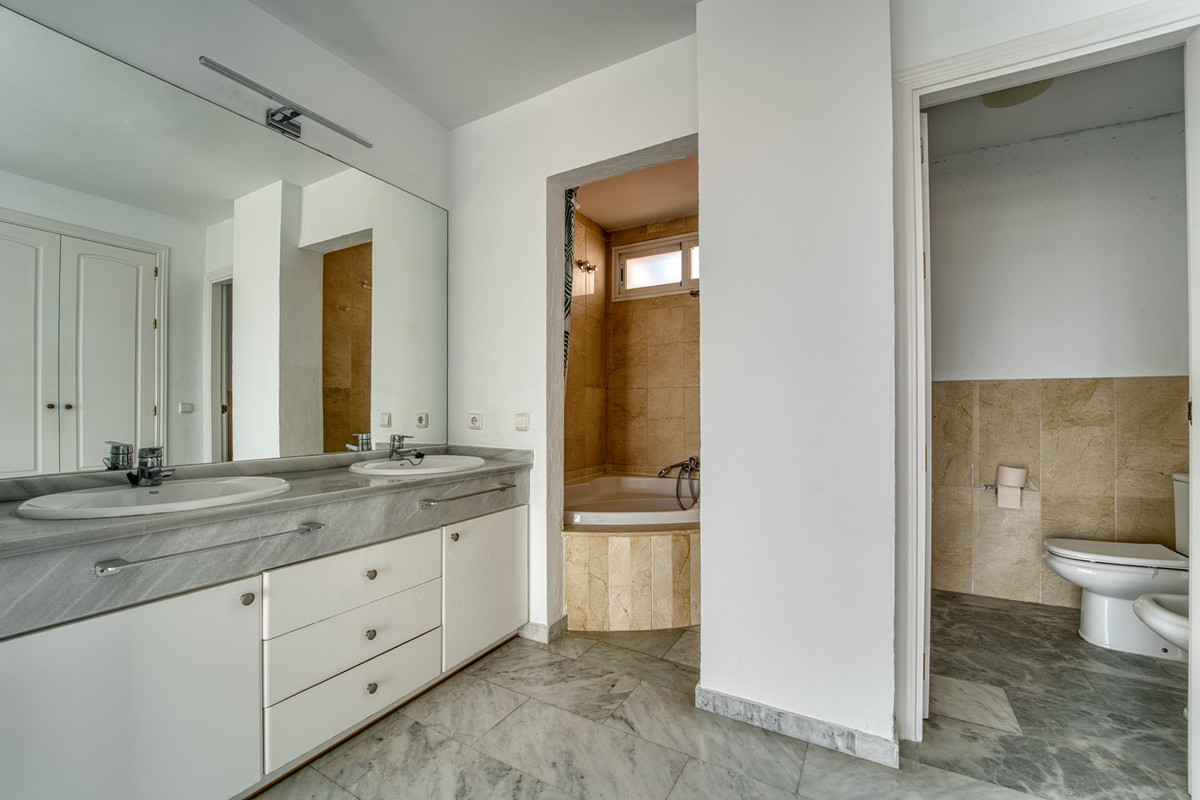 Appartement te koop in Guadalmina Baja | 5 slaapkamers H5338156