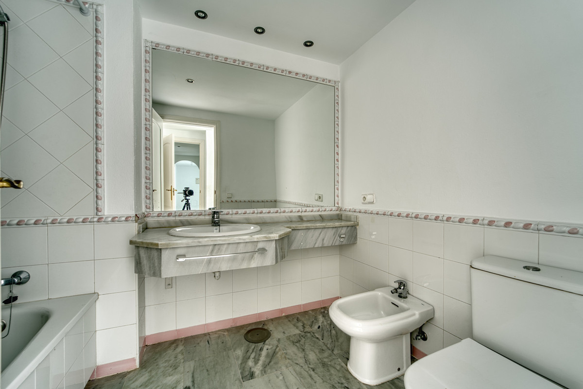 Appartement te koop in Guadalmina Baja | 5 slaapkamers H5338156