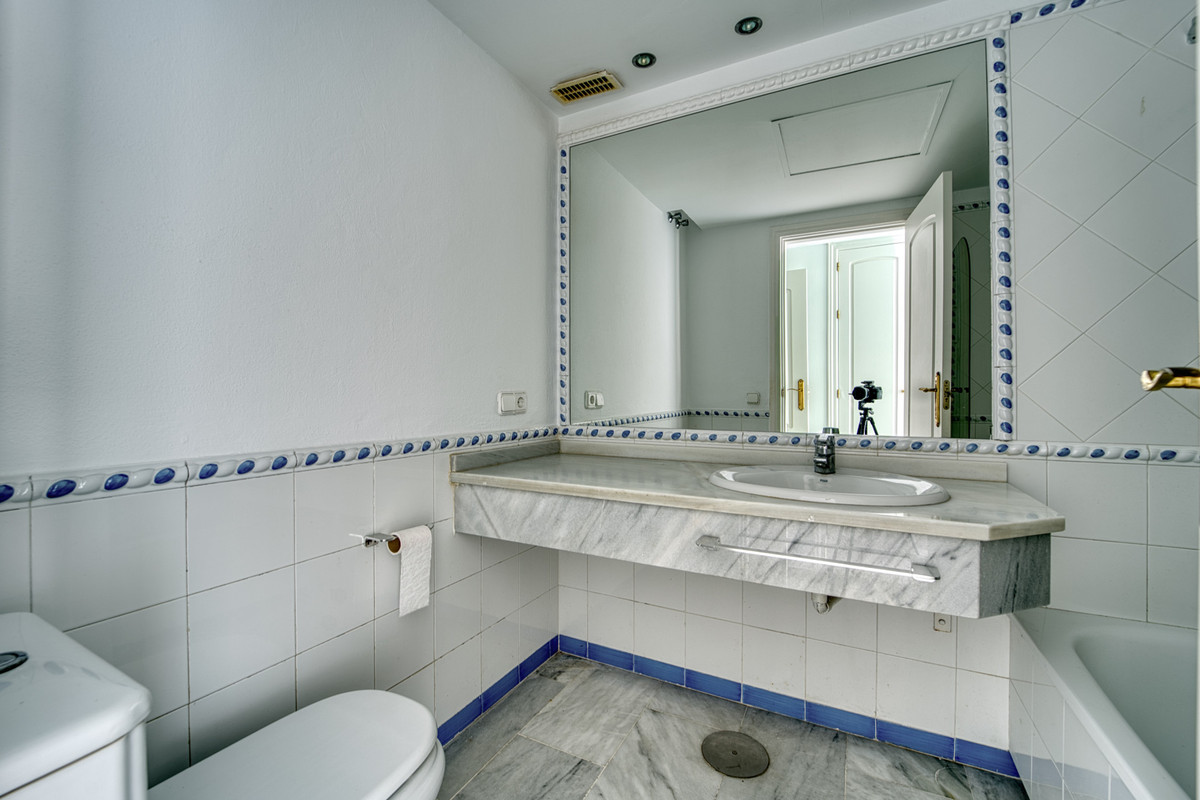 Appartement te koop in Guadalmina Baja | 5 slaapkamers H5338156