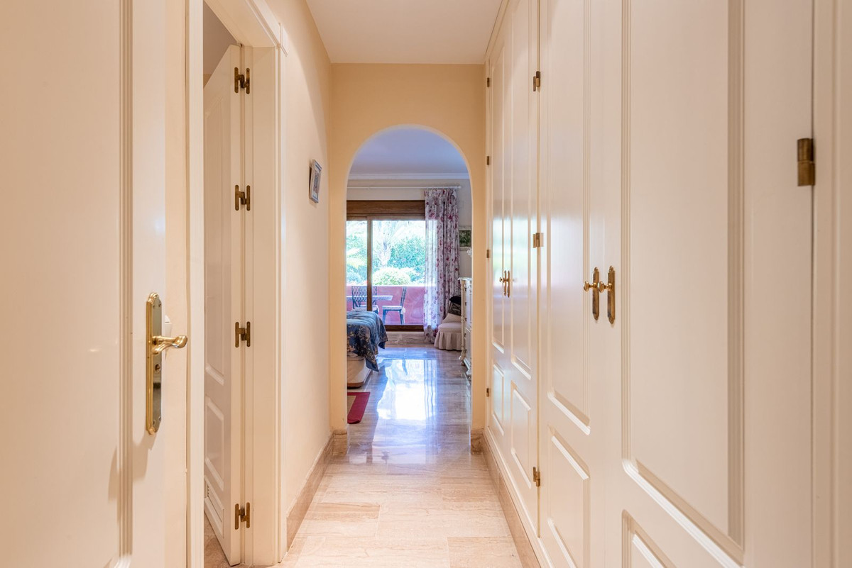 Appartement te koop in Guadalmina Baja | 2 slaapkamers H5367847