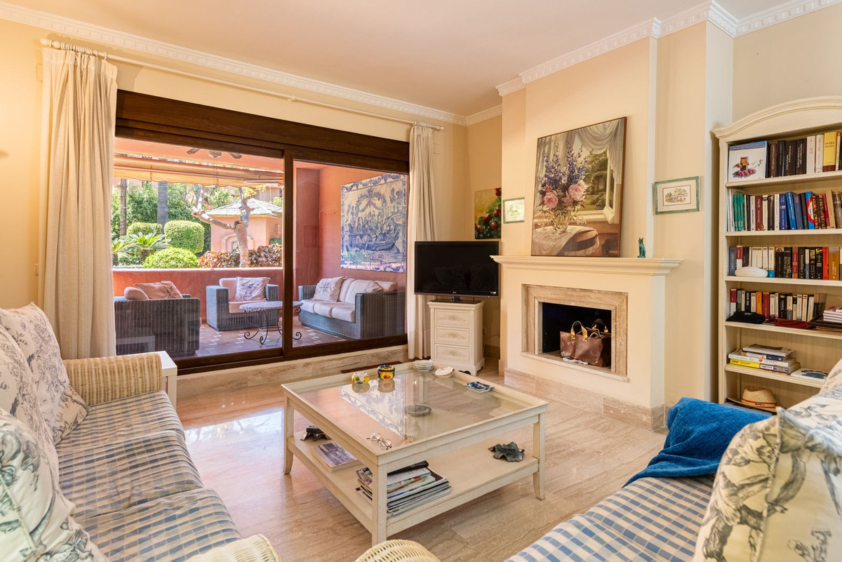 Appartement te koop in Guadalmina Baja | 2 slaapkamers H5367847