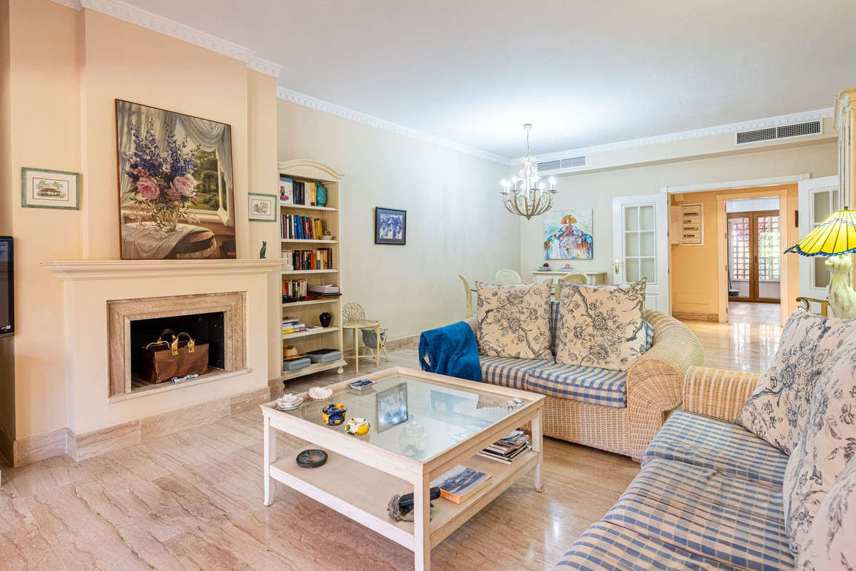 Appartement te koop in Guadalmina Baja | 2 slaapkamers H5367847