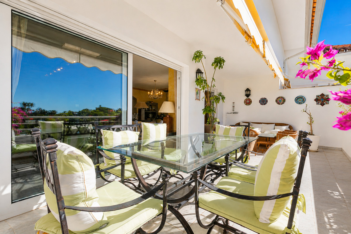 Appartement te koop in Guadalmina Baja | 4 slaapkamers H5463343