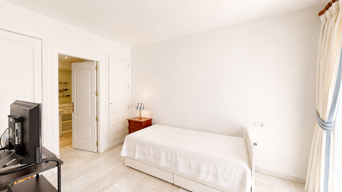 Appartement te koop in Guadalmina Baja | 4 slaapkamers H5465584