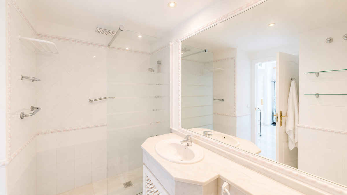 Appartement te koop in Guadalmina Baja | 4 slaapkamers H5465584