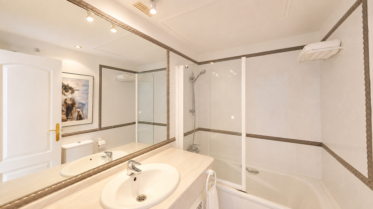 Appartement te koop in Guadalmina Baja | 4 slaapkamers H5465584