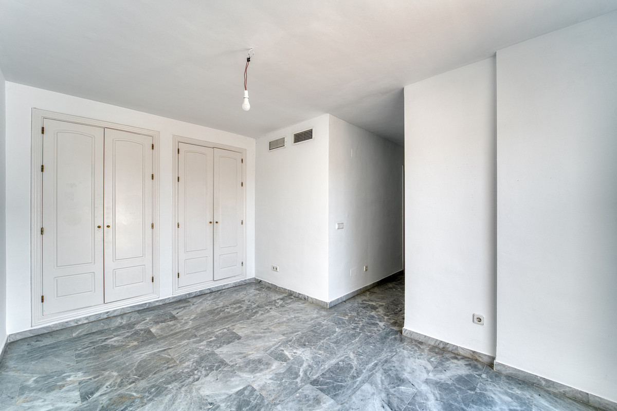 Appartement te koop in Guadalmina Baja | 5 slaapkamers H5471539