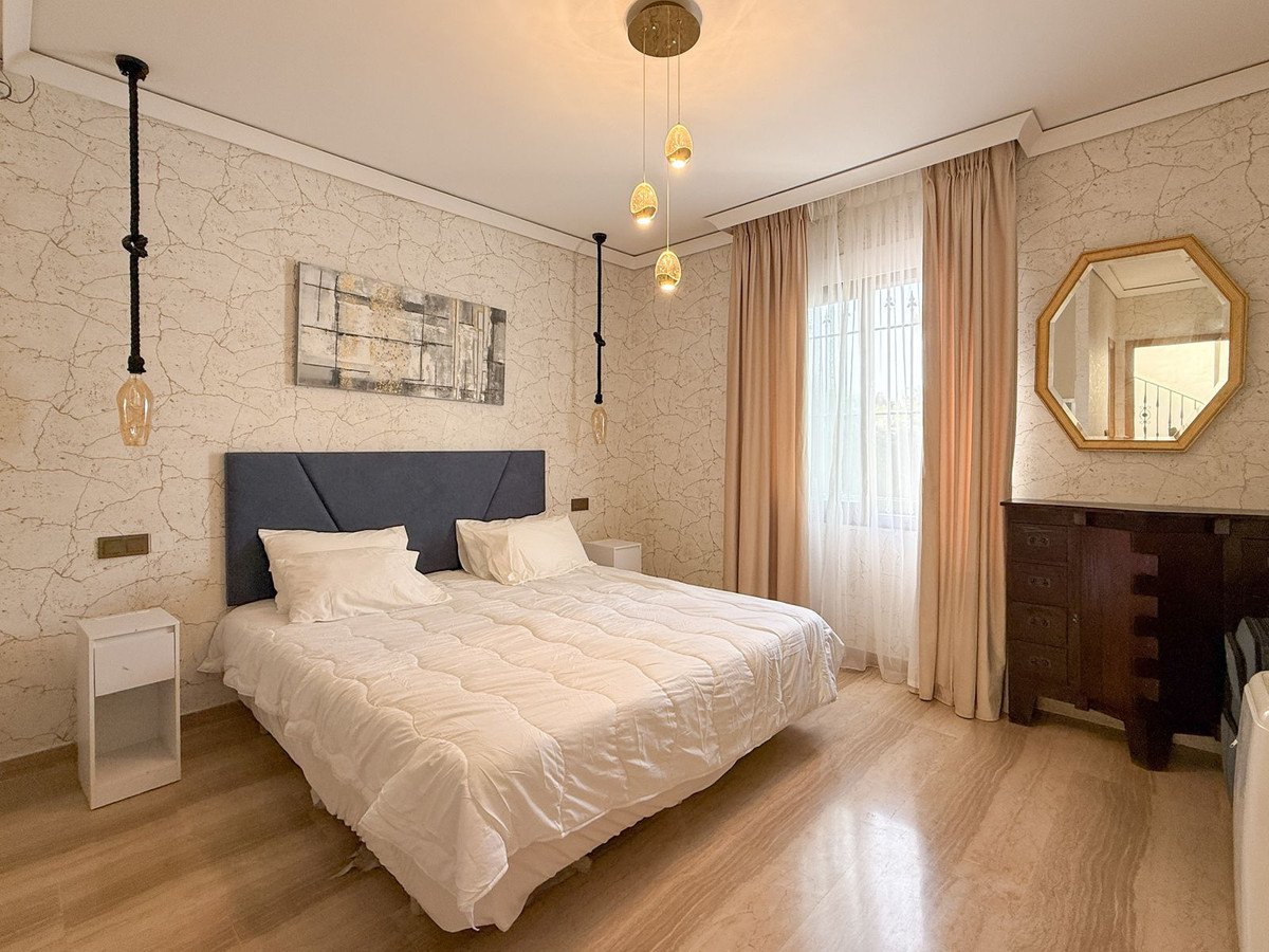 Huis te koop in Guadalmina Baja | 4 slaapkamers H5480920