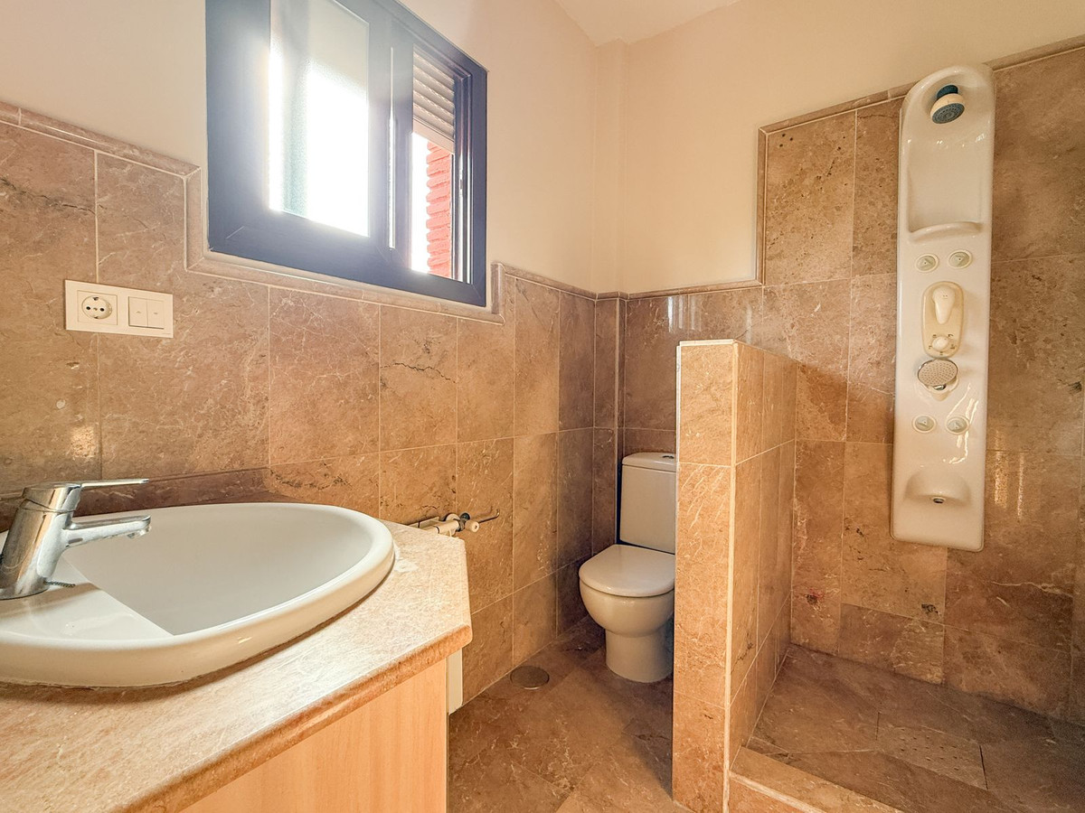 Huis te koop in Guadalmina Baja | 4 slaapkamers H5480920