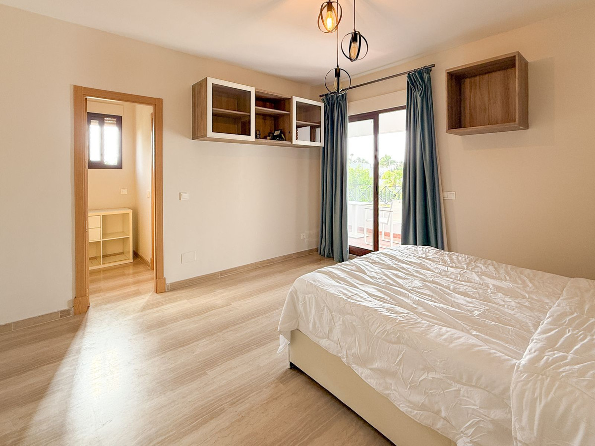 Huis te koop in Guadalmina Baja | 4 slaapkamers H5480920