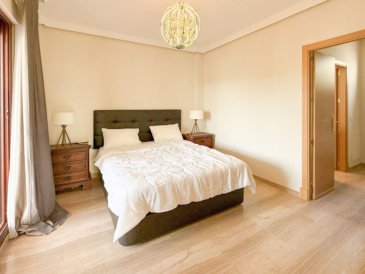 Huis te koop in Guadalmina Baja | 4 slaapkamers H5480920