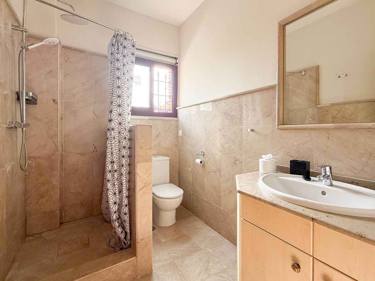 Huis te koop in Guadalmina Baja | 4 slaapkamers H5480920