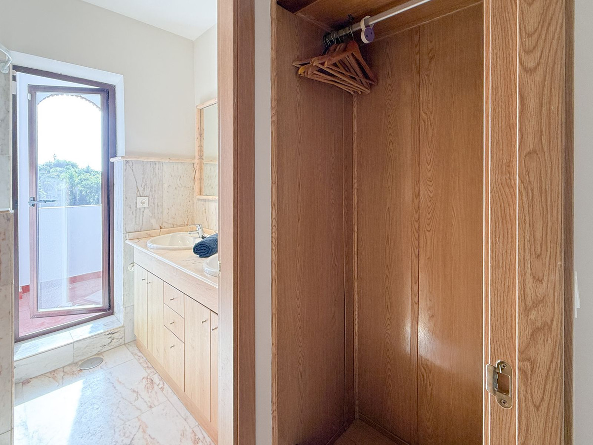 Huis te koop in Guadalmina Baja | 4 slaapkamers H5480920