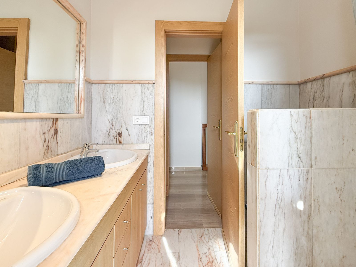 Huis te koop in Guadalmina Baja | 4 slaapkamers H5480920