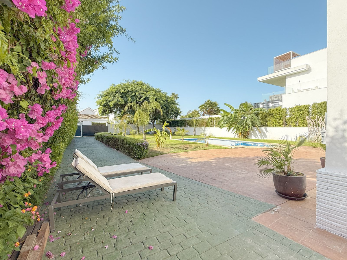 Huis te koop in Guadalmina Baja | 4 slaapkamers H5480920