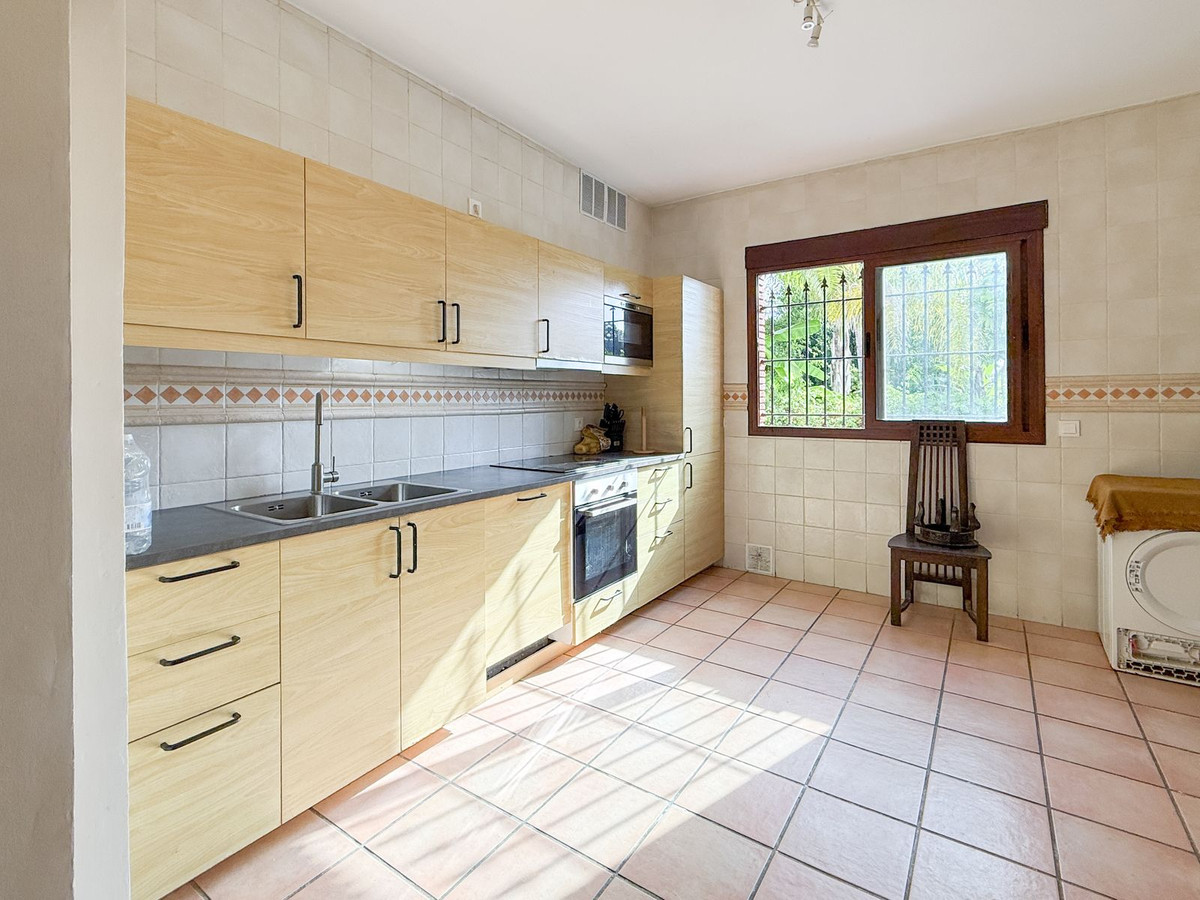 Huis te koop in Guadalmina Baja | 4 slaapkamers H5480920