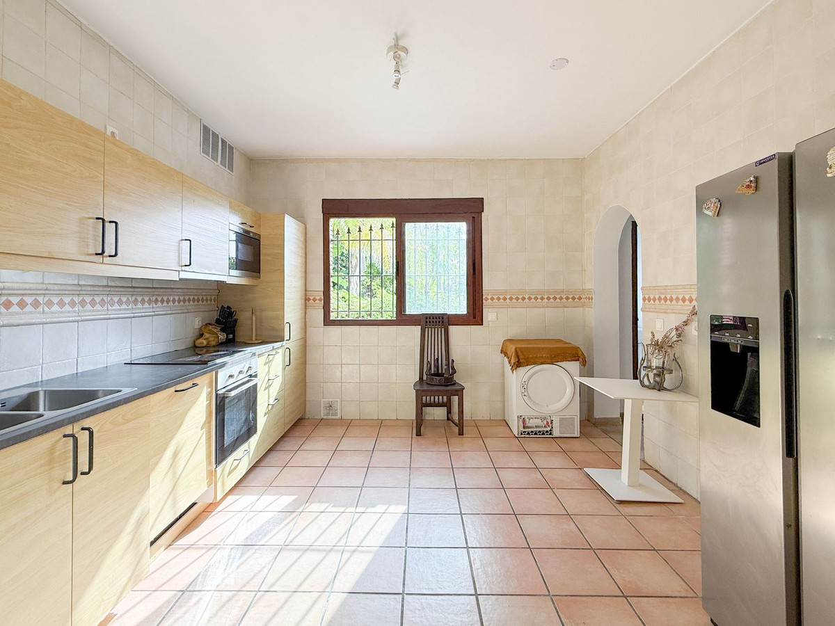 Huis te koop in Guadalmina Baja | 4 slaapkamers H5480920