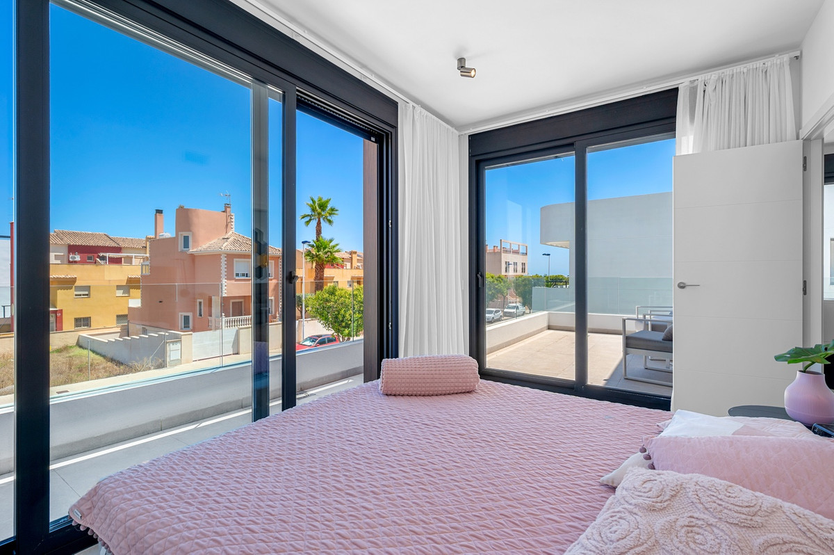 Appartement te koop in Guardamar del Segura | 4 slaapkamers H5455153